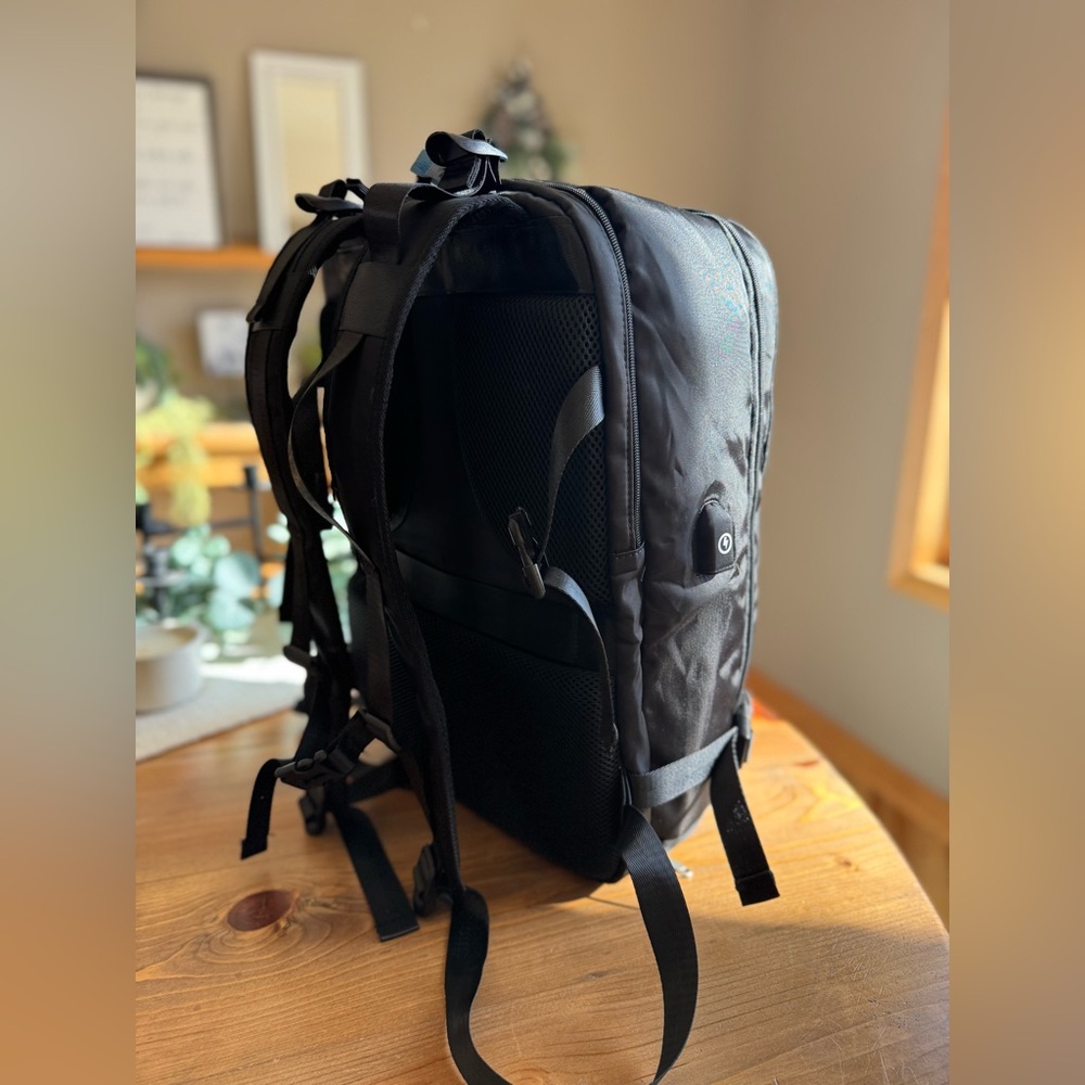 NWT- Travel Carry On Backpack in Black - Picture 15 of 15